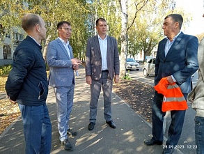В Башкортостане общественники проверили качество ремонта улицы Шафиева в Уфе в рамках нацпроекта «Безопасные качественные дороги»